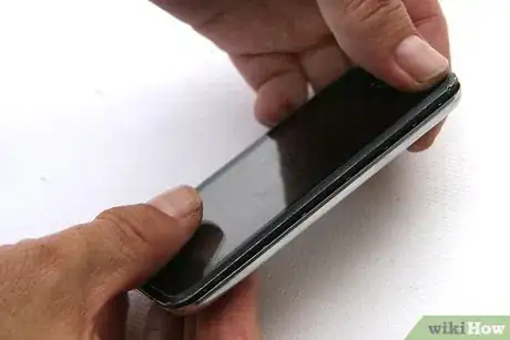 Imagen titulada Open up an iPod Step 14