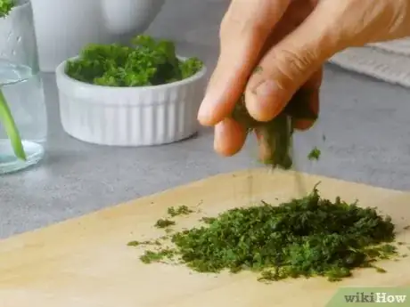 Imagen titulada Dry Parsley Step 16