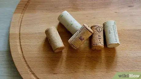 Imagen titulada Cut Corks Step 5