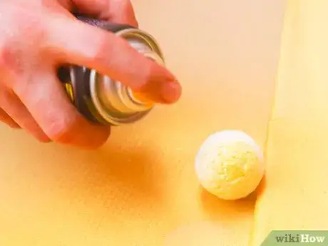 Imagen titulada Make a Golden Snitch Step 6