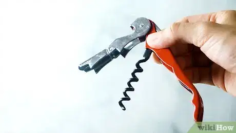 Imagen titulada Use a Corkscrew Step 1