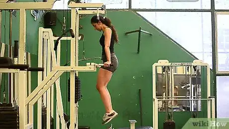 Imagen titulada Do Tricep Dips Step 11