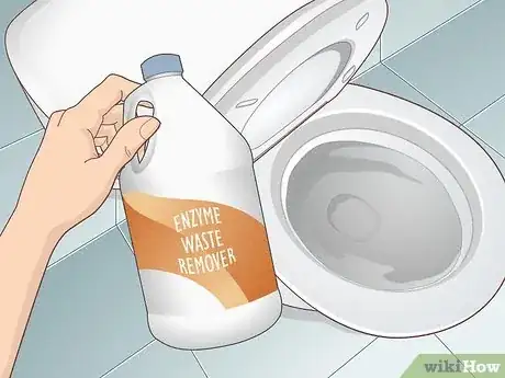 Imagen titulada Unclog a Toilet Step 8