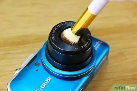 Imagen titulada Clean a Camera Lens Step 6