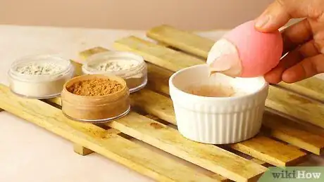 Imagen titulada Make Concealer Step 4