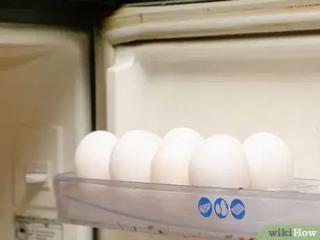 Imagen titulada Separate an Egg Step 2