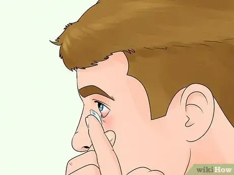 Imagen titulada Get Pepper Spray Out of Eyes Step 3