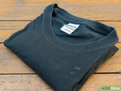 Imagen titulada Make a Pirate Shirt Step 7