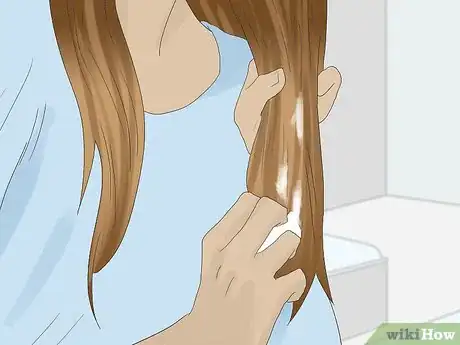 Imagen titulada Feather Hair Around Your Face Step 13