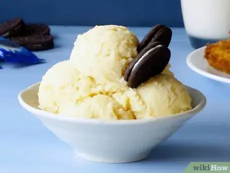 Imagen titulada Eat an Oreo Cookie Step 7