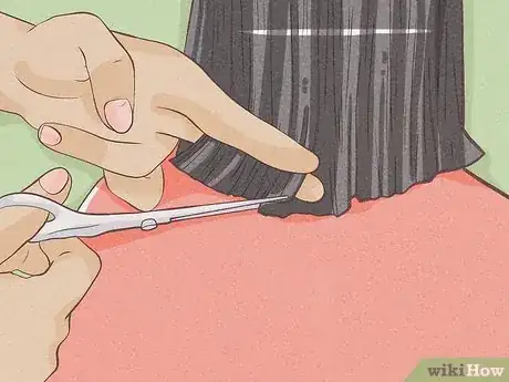 Imagen titulada Cut Hair Straight Step 21