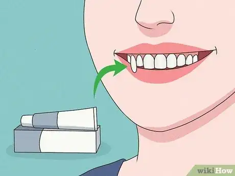 Imagen titulada Make Quick Vampire Fangs Step 4.jpeg