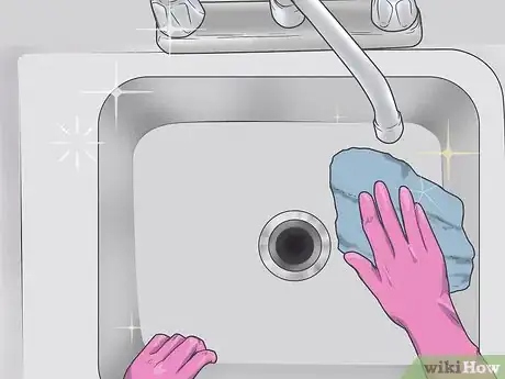 Imagen titulada Remove Grass Stains from Shoes Step 1