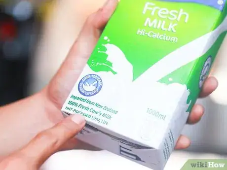 Imagen titulada Boil Milk Step 1