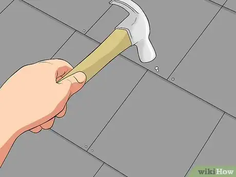 Imagen titulada Clean Roof Shingles Step 2