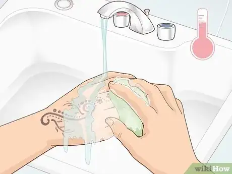 Imagen titulada Remove Henna Step 7