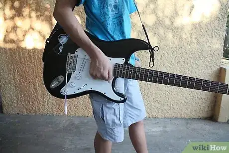 Imagen titulada Do Guitar Moves Step 14