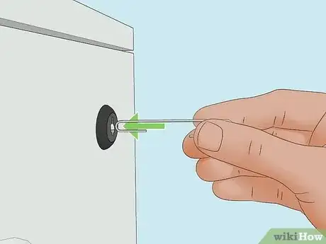 Imagen titulada Pick a Filing Cabinet Lock Step 2