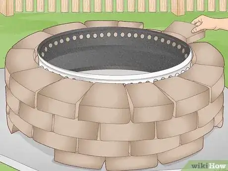 Imagen titulada Make a Smokeless Fire Pit Step 8
