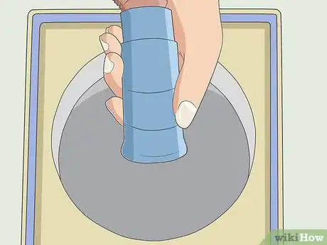 Imagen titulada Vacuum Your Pool and Backwash the Filter Step 5