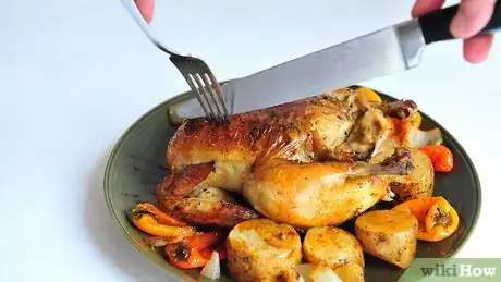 Imagen titulada Cook a Whole Chicken in the Oven Step 23