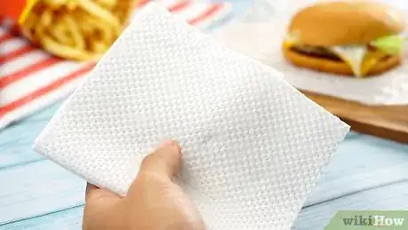 Imagen titulada Eat a Burger Step 4