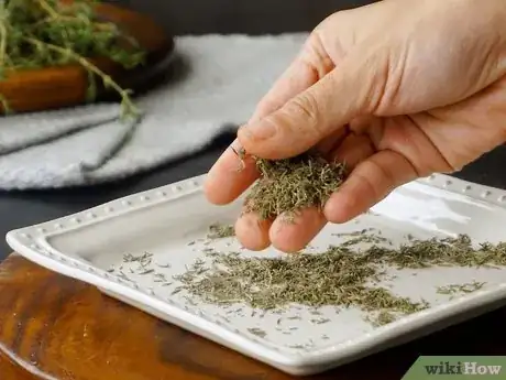 Imagen titulada Prepare and Store Fresh Thyme Step 10