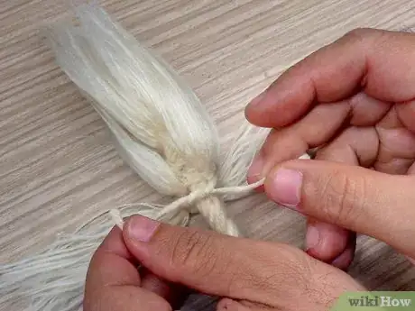 Imagen titulada Make a Tail Step 25