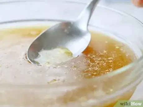 Imagen titulada Make a Basic Consommé Step 16