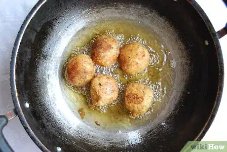 Imagen titulada Make Potato Cheese Balls Step 6
