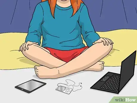 Imagen titulada Make a Great Pillow Fort Step 26