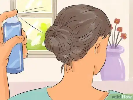 Imagen titulada Make a Messy Bun Step 17