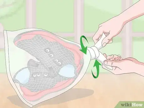 Imagen titulada Clean Mesh Shoes Step 9