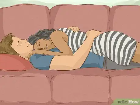 Imagen titulada Cuddle Step 7
