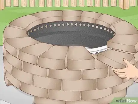 Imagen titulada Make a Smokeless Fire Pit Step 9