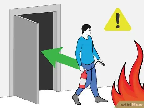 Imagen titulada Use a Fire Extinguisher Step 9