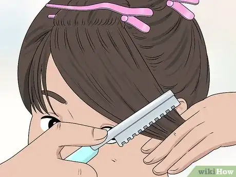 Imagen titulada Razor Cut Bangs Step 25
