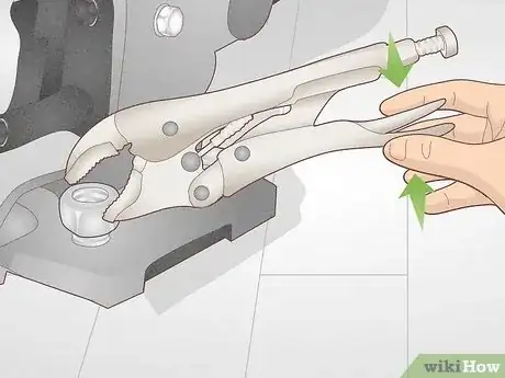 Imagen titulada Remove a Rounded Nut Step 5