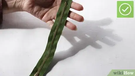 Imagen titulada Sew in a Zipper Step 9