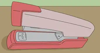 arreglar una grapadora atascada