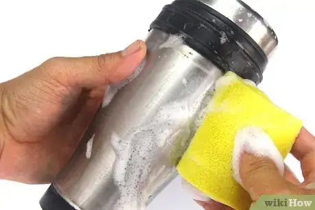 Imagen titulada Paint Yeti Cups Step 2