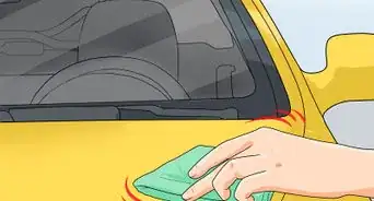 quitar la pintura de aerosol de un carro