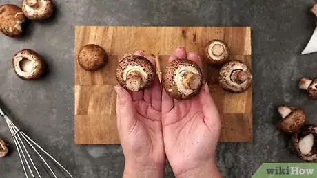 Imagen titulada Clean a Portobello Mushroom Step 9