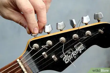 Imagen titulada Use a Guitar Slide Step 4
