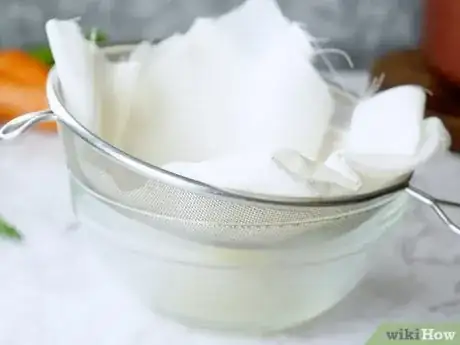 Imagen titulada Make a Basic Consommé Step 14