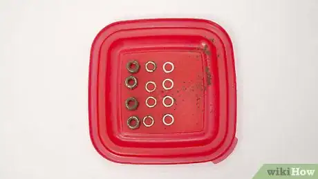 Imagen titulada Clean Skateboard Bearings Step 3