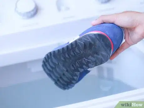 Imagen titulada Control Foot Odor with Baking Soda Step 13
