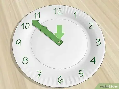 Imagen titulada Make a Paper Clock Step 8