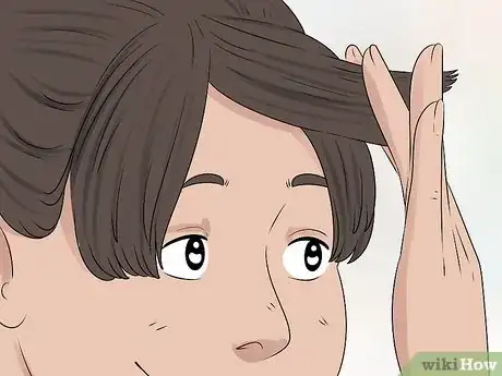 Imagen titulada Razor Cut Bangs Step 27