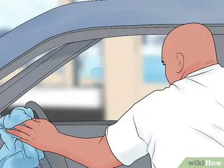 Imagen titulada Clean a Steering Wheel Step 8
